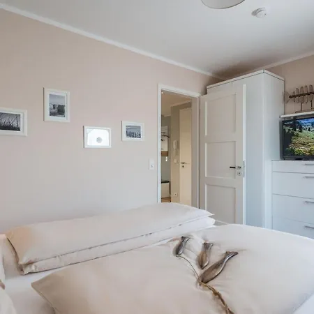 Apartment 11° East *